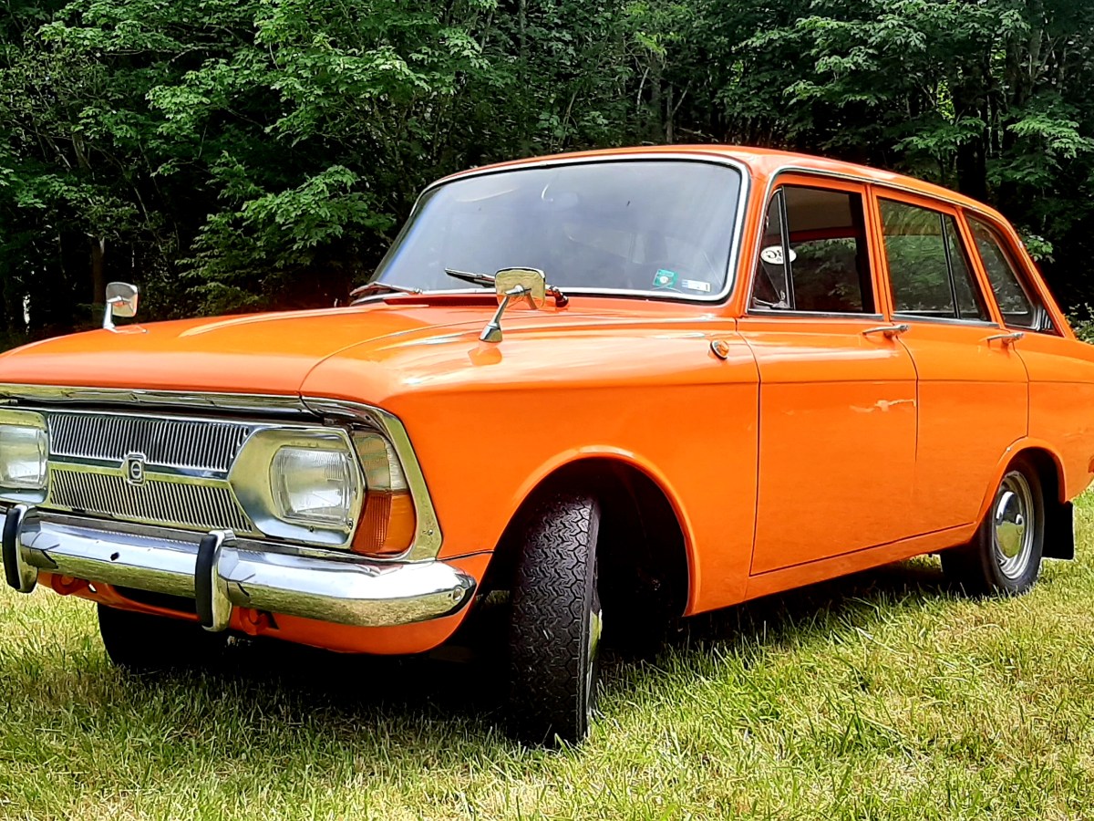ZMA IZH 2125 “Kombi” orange liftback – 1980