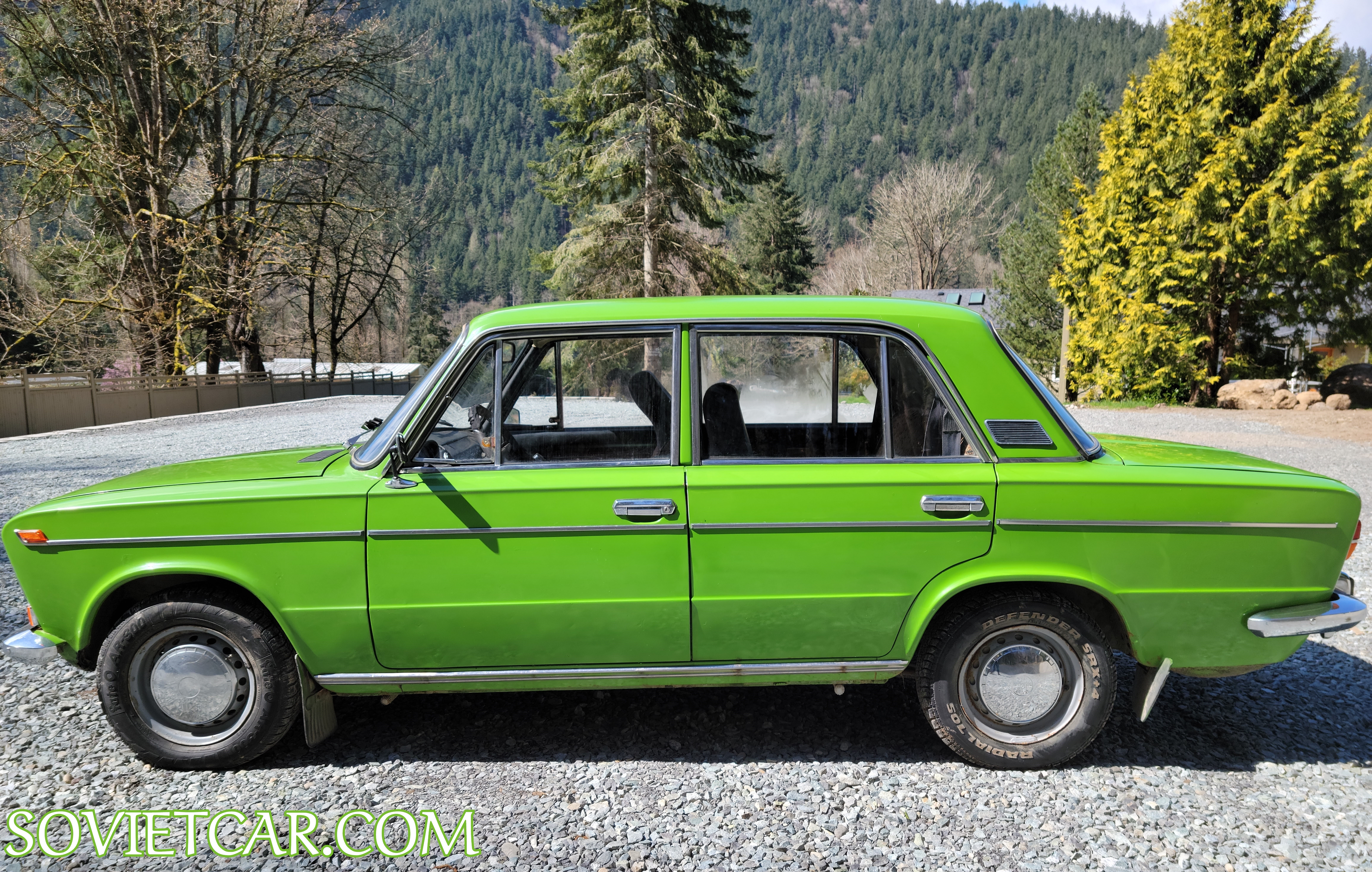 VAZ 2103 green sedan – 1983 – Soviet car Shop: Classic USSR cars