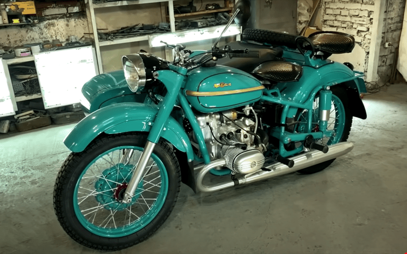 SOVIET URAL MOTORCYCLE (1969)